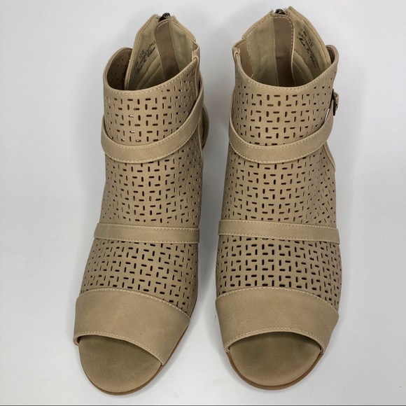 Lazer Cut bootie heeled sandals size 10 WIDE - Picture 2 of 6